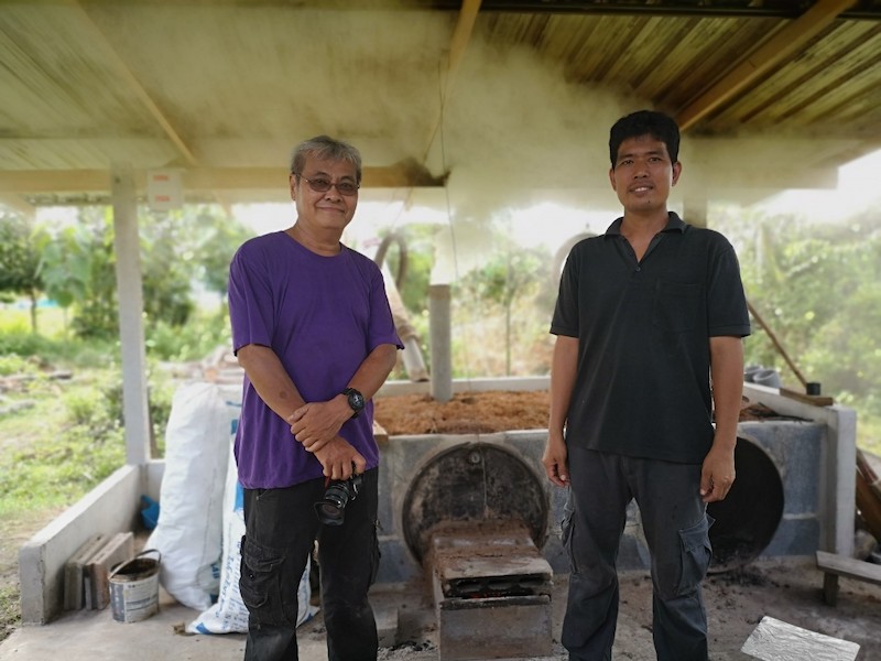 ผู้เข้าอบรมหลักสูตรเผาถ่าน
